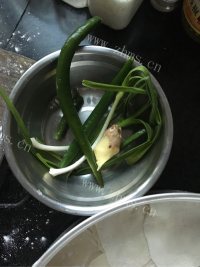 色泽鲜亮的地锅鸡做法图解3)