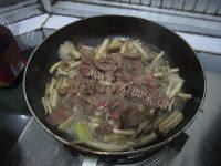 家常菜茶树菇炒牛肉做法图解9)