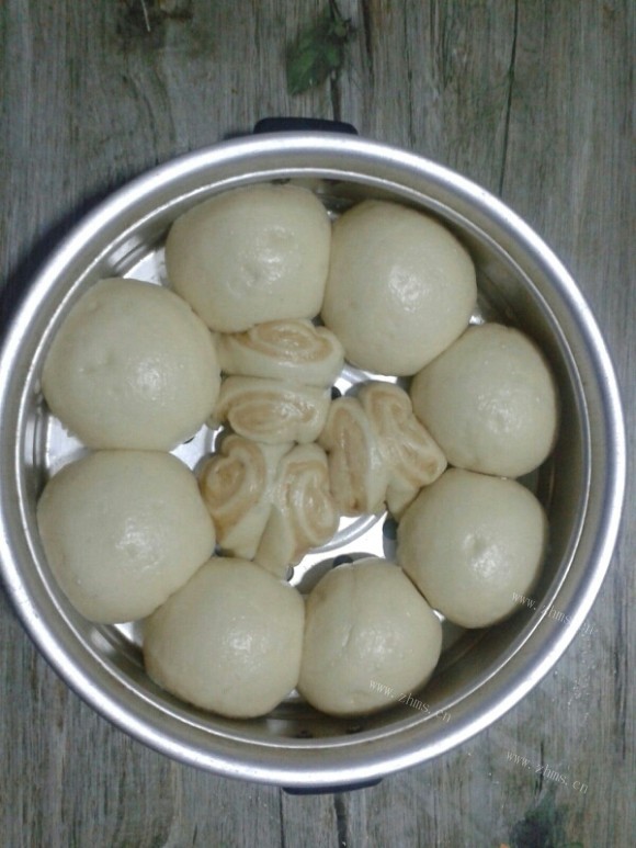 咸甜适中的豆沙包