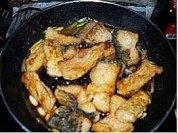 色泽不错的红烧鲤鱼块