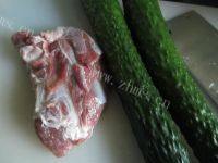 家常菜牛肉炒青瓜做法图解1)