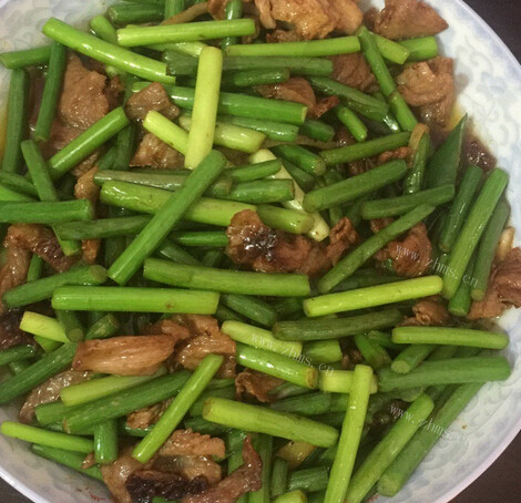 诱人的蒜苔炒肉
