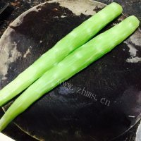 家常菜肉片炒莴笋做法图解2)