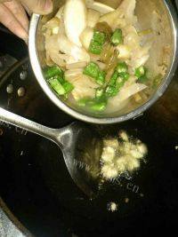 家常菜酸菜鱼做法图解5)