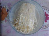 家常菜金针菇炒肉片做法图解1)