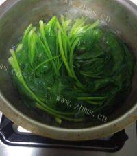 家常菜金针菇拌菠菜做法图解3)