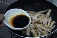 健康美味的红烧鸡爪做法图解6)