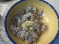 自制肉三鲜饺子做法图解7)