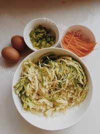 诱人的炒米粉做法图解2)