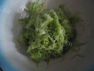 自制西葫芦蛋饼做法图解1)