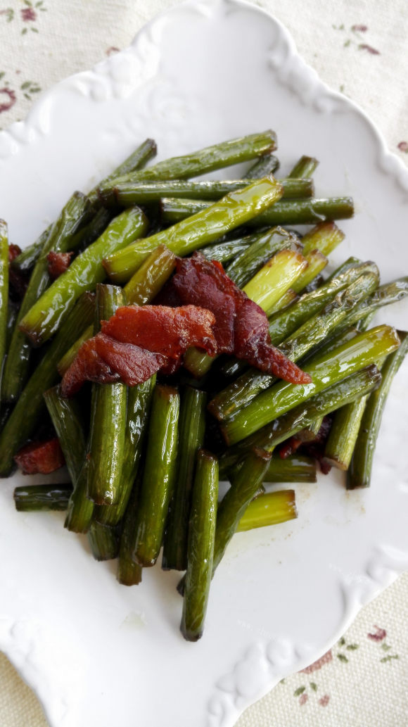 咸甜适中的蒜苔炒腊肉