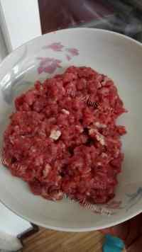 自制香菇牛肉酱做法图解1)
