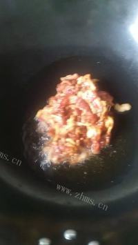 家常菜青椒炒肉丝做法图解3)