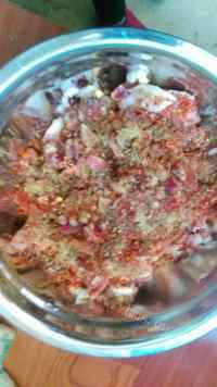 色香味俱全的烤羊肉串做法图解4)