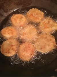 美味营养的炸藕盒做法图解7)