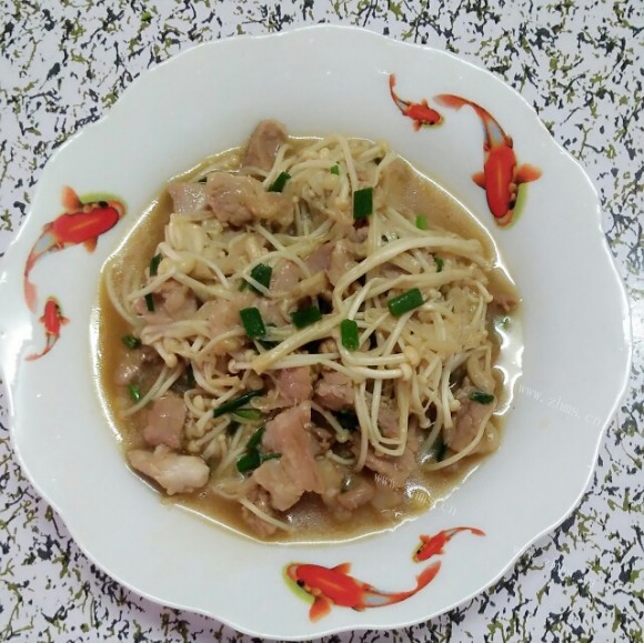 可口的金针菇炒肉