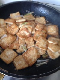 香喷喷的香煎豆腐做法图解9)