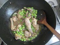 家常菜毛豆烧鸡块做法图解7)