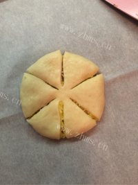 自制椰蓉花朵面包做法图解13)
