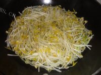 简易炒豆芽做法图解2)