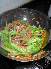 自制香菇肉丝面做法图解9)