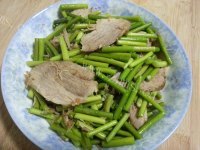 家常菜蒜薹炒肉