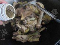 最爱的小鸡炖蘑菇做法图解8)
