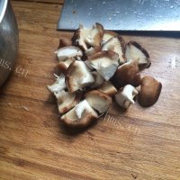 喷香的黄焖鸡腿做法图解4)
