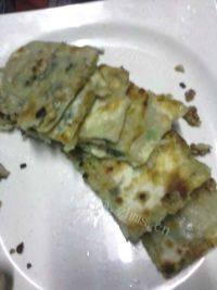 自己做的葱香肉饼
