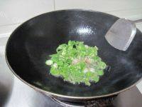 家庭版毛豆炒肉做法图解5)