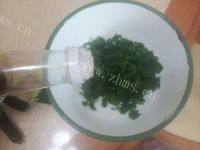 开胃的凉拌芹菜叶做法图解4)