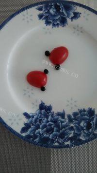 自制水果拼盘做法图解2)