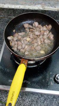 家常土豆烧牛肉做法图解4)