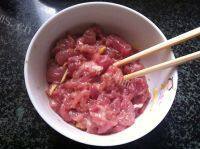 健康的西兰花肉片煲做法图解3)
