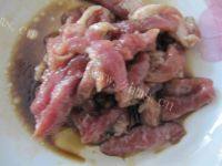「DIY美食」芹菜炒肉做法图解5)