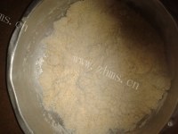 脆脆的香酥芝麻饼做法图解3)