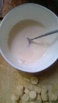 简单的炸火腿肠做法图解3)