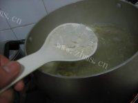 很健康的雪梨菊花茶做法图解5)