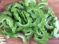 家常菜苦瓜炒牛肉做法图解4)