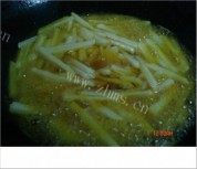 家常蒜苔土豆条做法图解5)