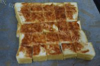 可爱美味金字塔吐司披萨做法图解5)