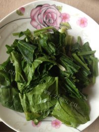 色泽不错的菠菜蛋汤做法图解3)