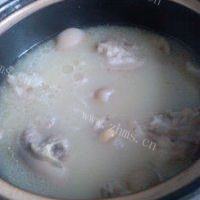 美容的黄豆猪蹄汤的做法图解七