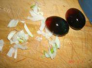 家常松花蛋拌豆腐做法图解1)
