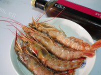 油焖阿根廷红虾的做法图解二