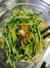 色香味俱全的凉拌金针菇做法图解5)