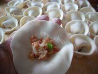 易做的猪肉白菜水饺做法图解9)