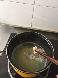 好吃的莜麦菜虾粥做法图解3)