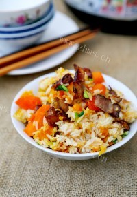 美味的南瓜胡萝卜酱肉焖饭做法图解7)