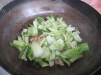 油菜炒肉做法图解6)